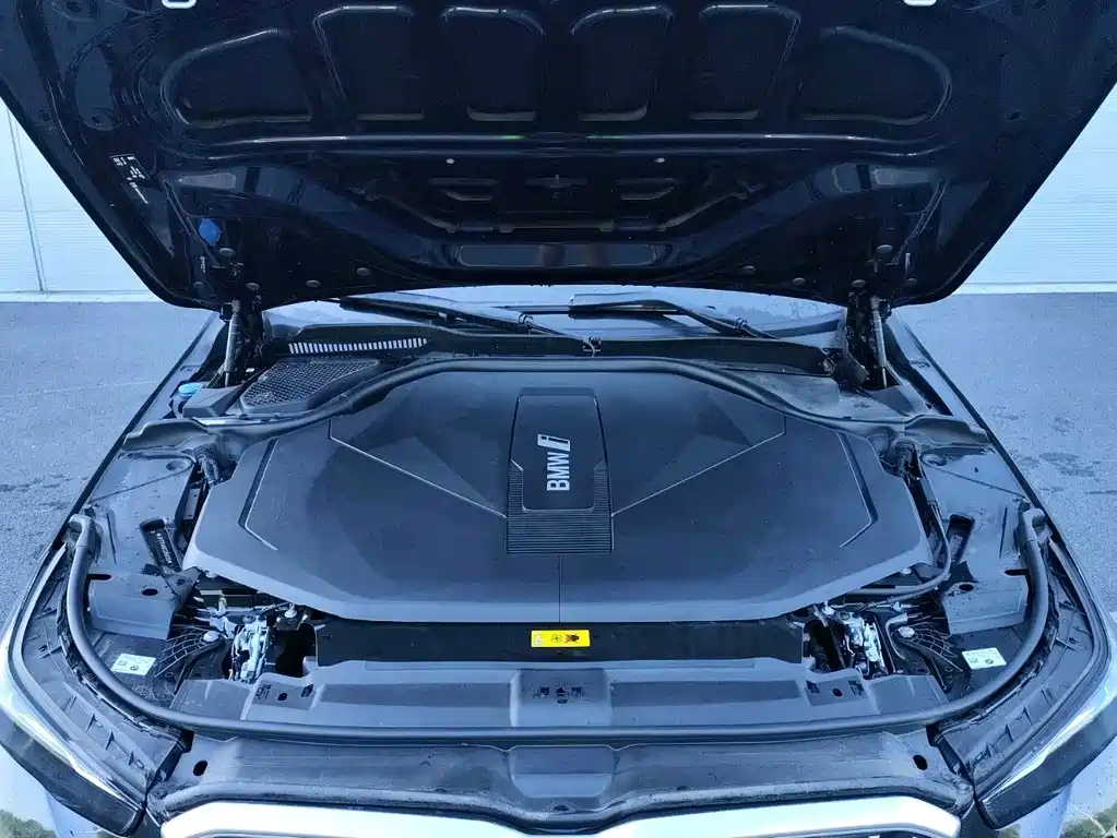 BMW i5 2025 eDrive 35L M Sports Package купить на сайте DeffCars