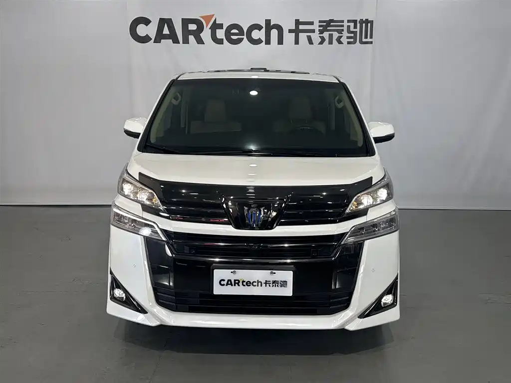 Wilfa 2023 Crown Dual Engine 2.5L HV Premium Edition купить на сайте DeffCars