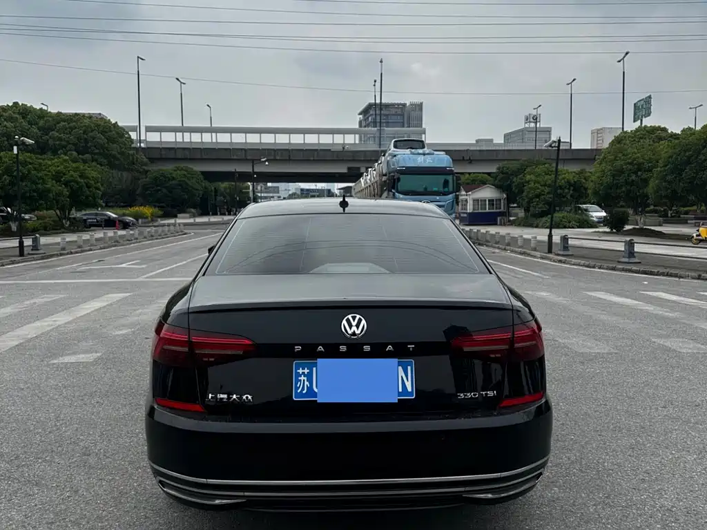 Passat 2020 330TSI Luxury Edition National V купить на сайте DeffCars