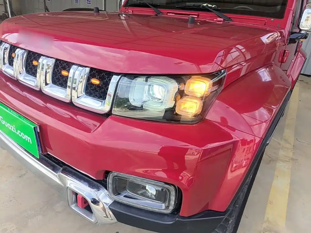 Beijing Off-Road BJ40 2019 PLUS 2.3T automatic four-wheel drive flagship version National VI купить на сайте DeffCars