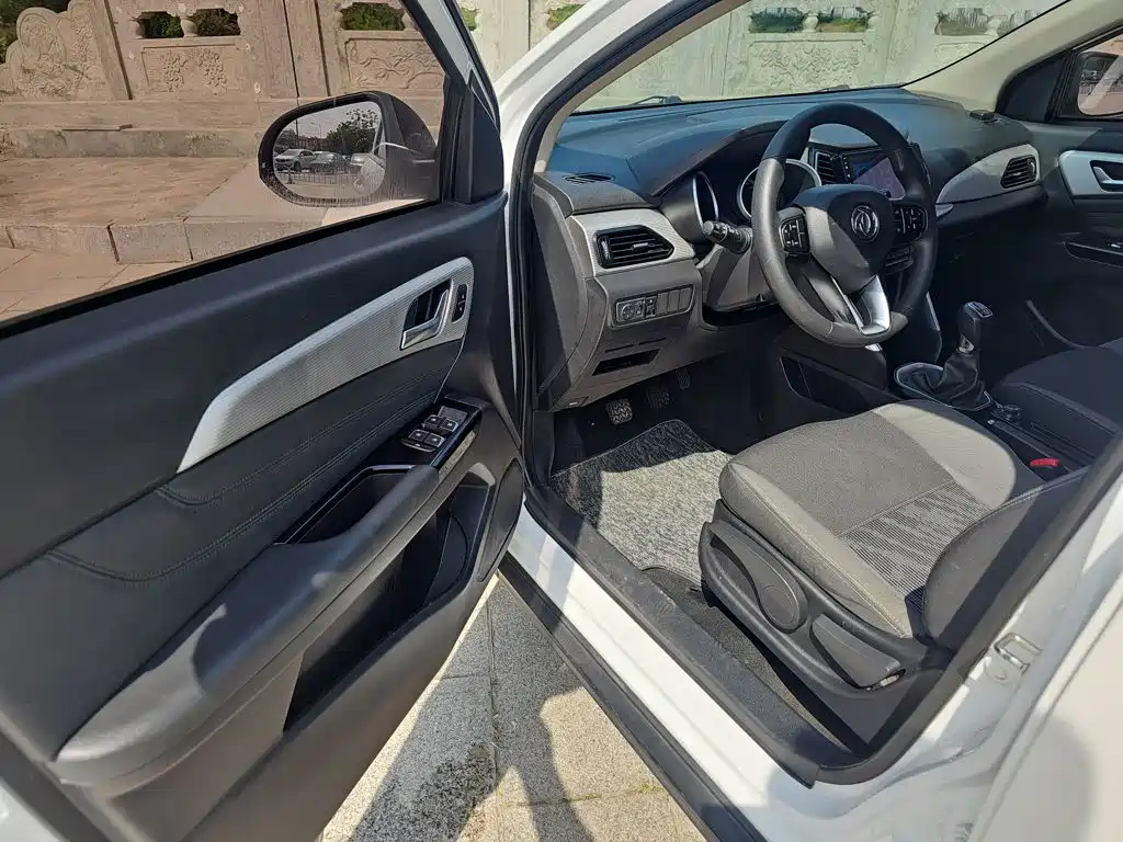 Dongfeng Fengshen AX3 2019 1.6L Manual Enjoy Edition купить на сайте DeffCars