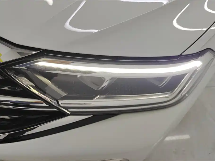 Sagitar 2025 facelift 2 300TSI DSG transcendent version купить на сайте DeffCars