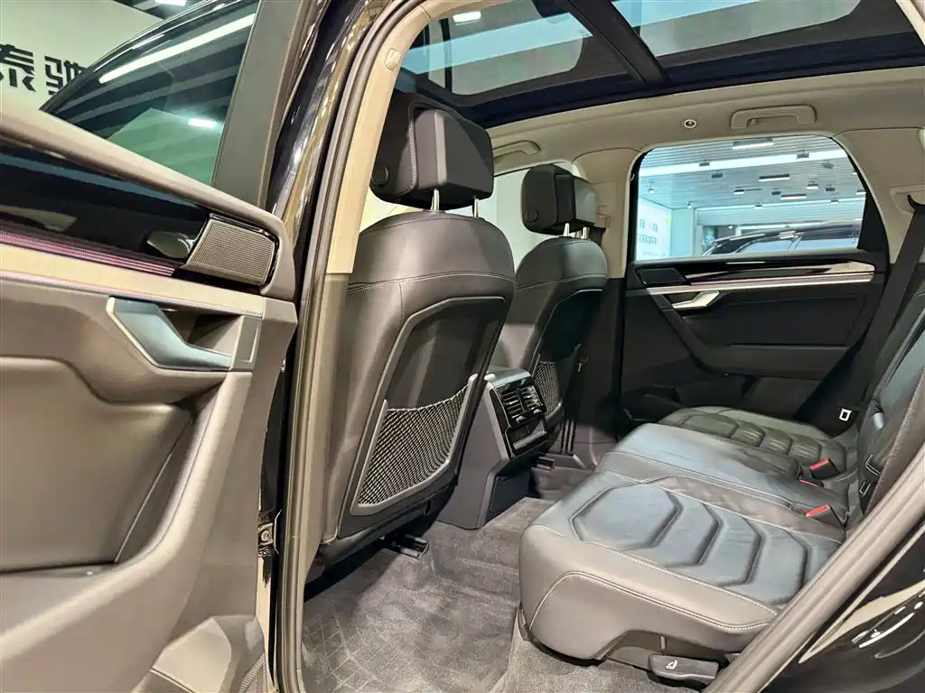 Touareg 2022 3.0TSI Ruixiang Edition Obsidian Sports Package купить на сайте DeffCars