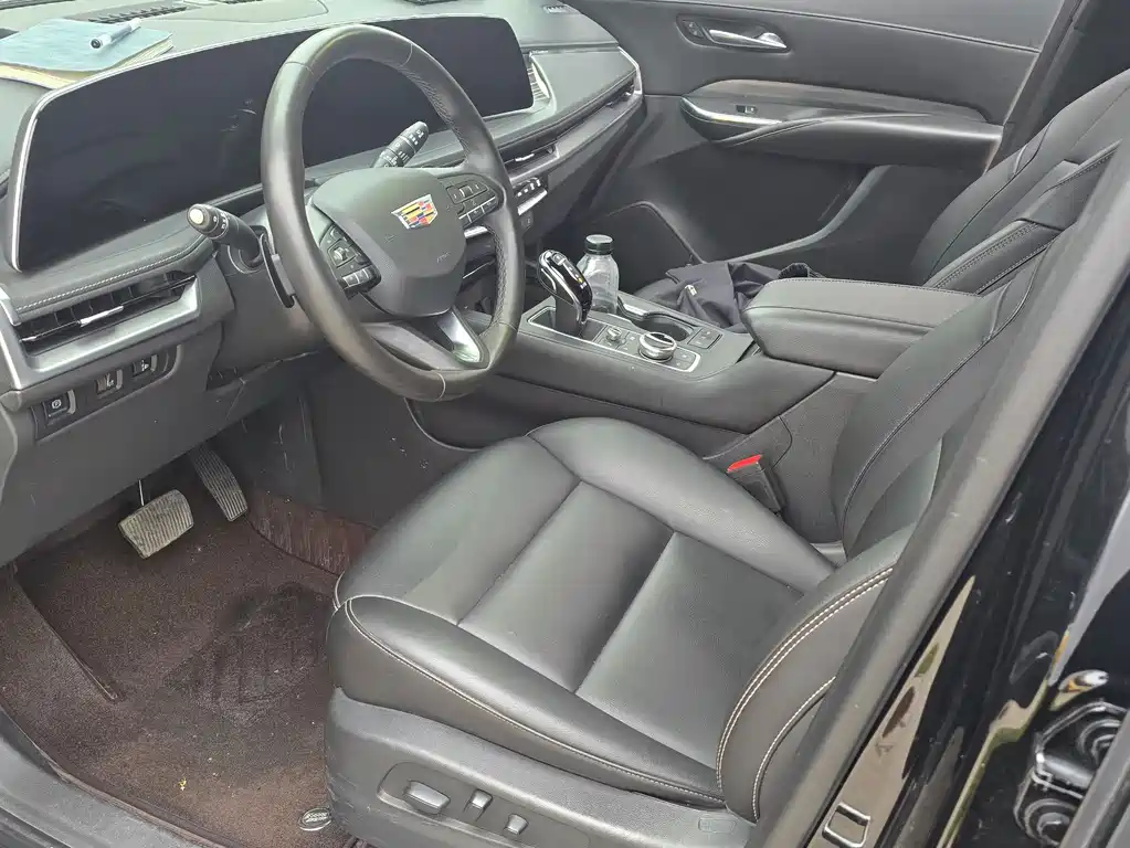 Cadillac XT4 2024 28T two-wheel drive luxury model купить на сайте DeffCars
