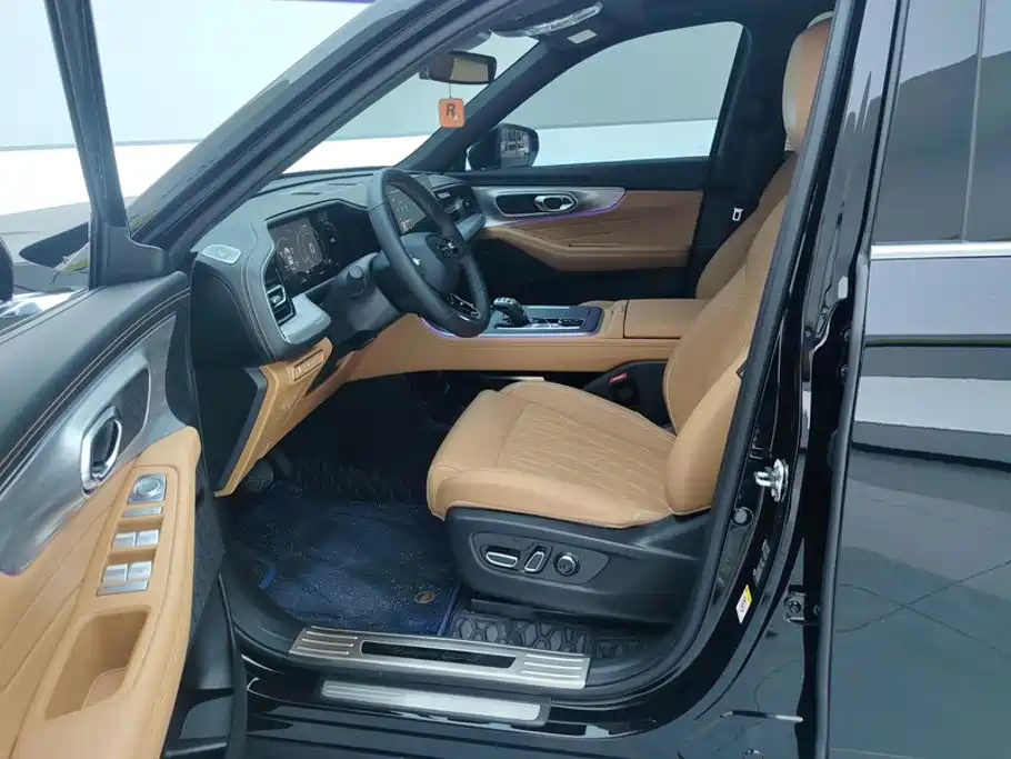 Trumpchi GS8 2025 Vanguard 2.0TGDI 2WD Deluxe Edition 5-seater купить на сайте DeffCars