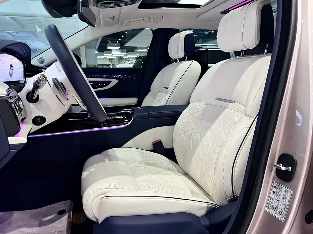 Hongqi Golden Sunflower Guoya 2024 4.0T V8 version купить на сайте DeffCars