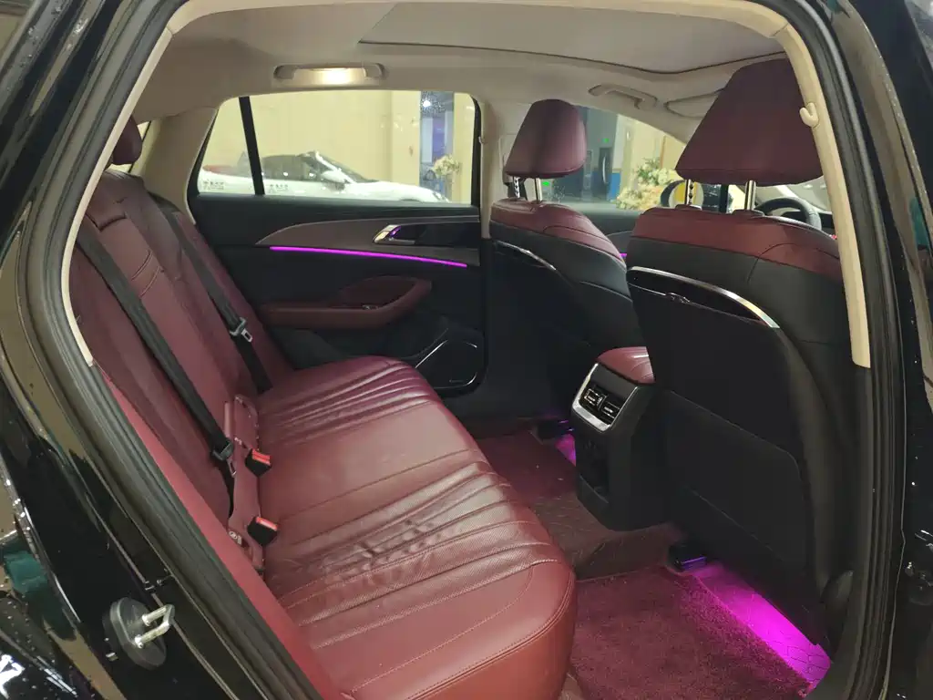 Hongqi H5 2024 2.0T Automatic Zhilianqichang Edition купить на сайте DeffCars