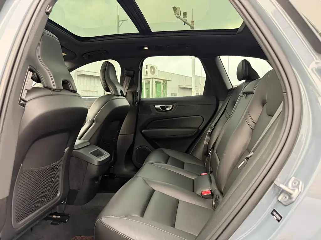 Volvo XC60 2022 B5 four-wheel drive Zhiyi Sports Edition купить на сайте DeffCars