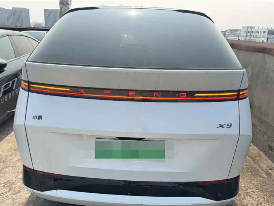 Xpeng X9 2025 pure electric 740 long battery life Max купить на сайте DeffCars