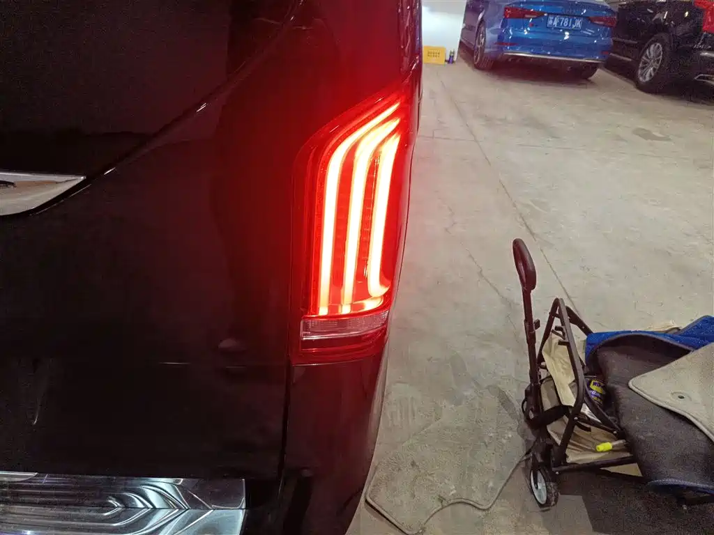 Mercedes-Benz V-Class 2020 V 260 Pilot Edition купить на сайте DeffCars