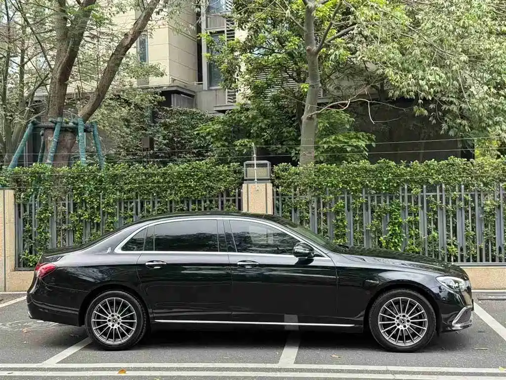 Mercedes-Benz E-Class 2023 E 260 L купить на сайте DeffCars