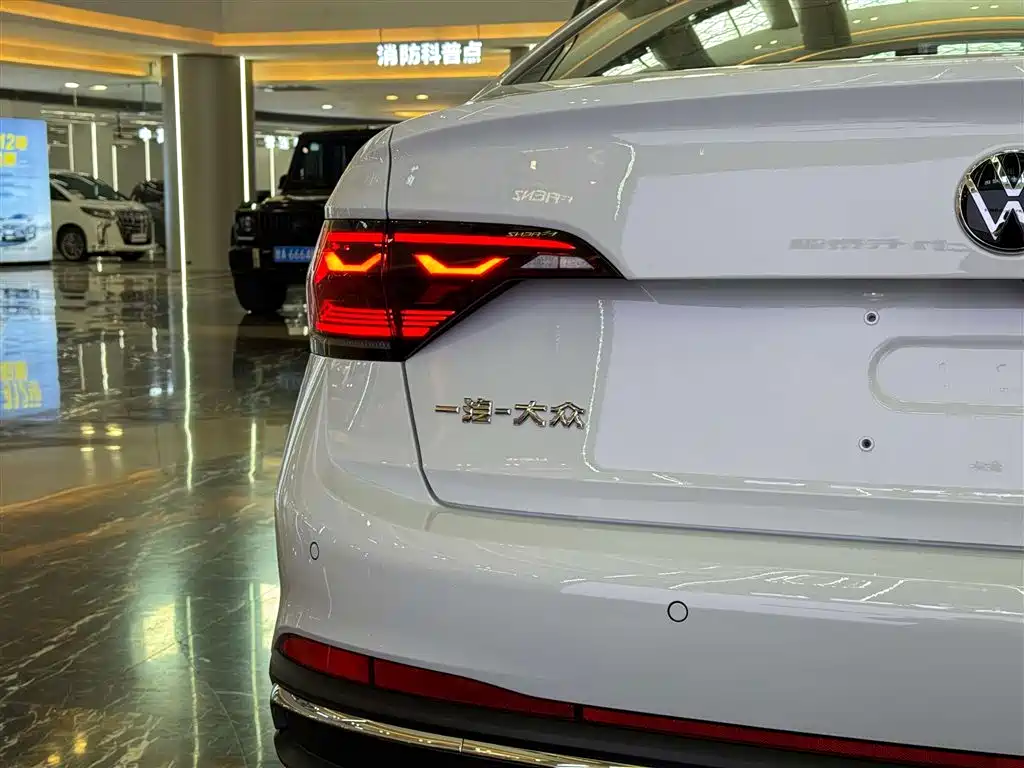 Sagitar 2025 facelift 300TSI DSG flyover version купить на сайте DeffCars