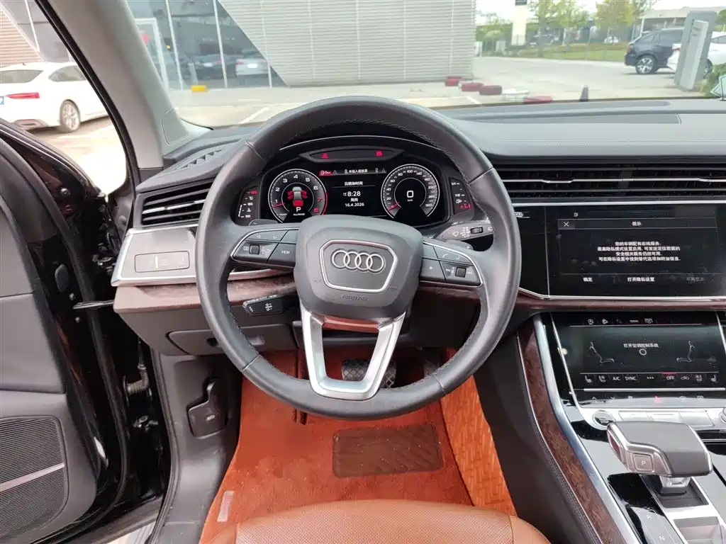 Audi Q7 2023 55 TFSI quattro S line sports version купить на сайте DeffCars