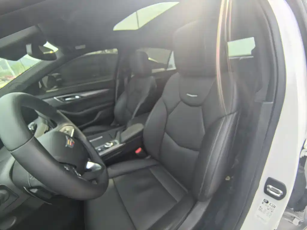 Cadillac CT5 2024 28T Luxury Pro купить на сайте DeffCars
