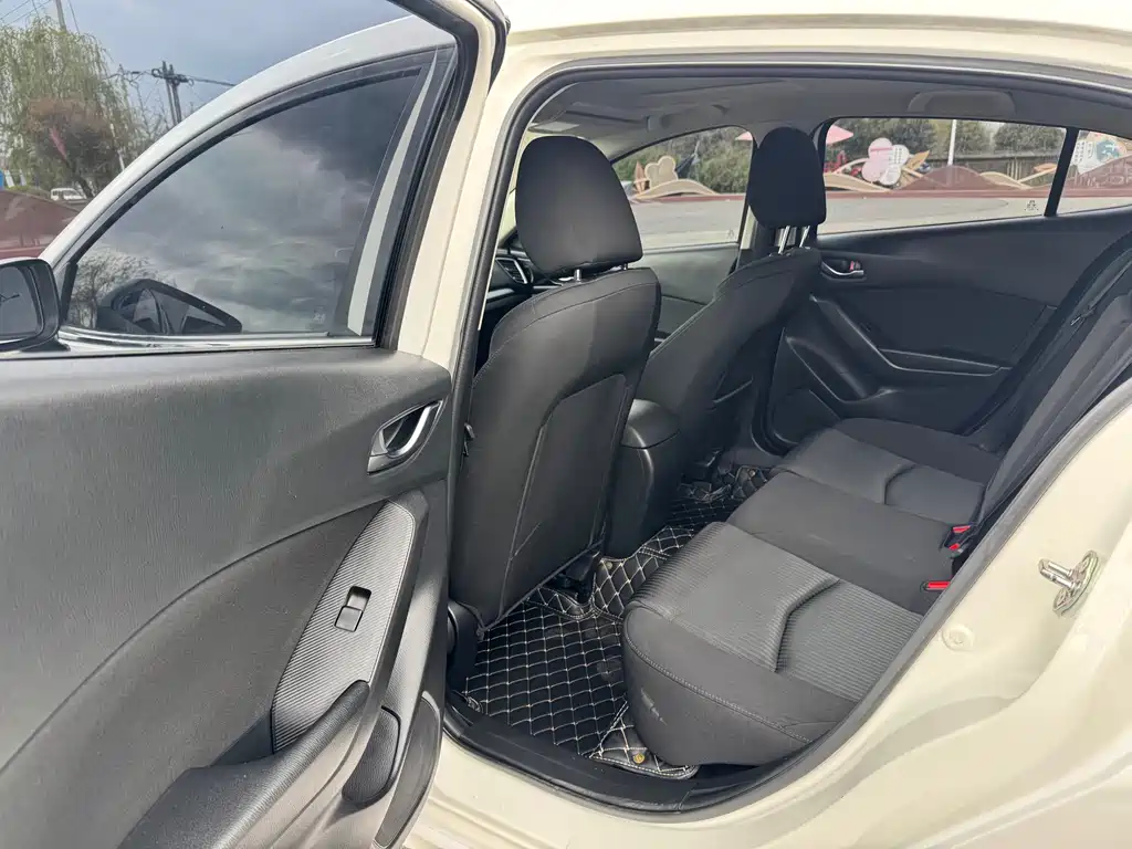 Mazda3 Angkesela 2016 sedan 1.5L automatic luxury model купить на сайте DeffCars