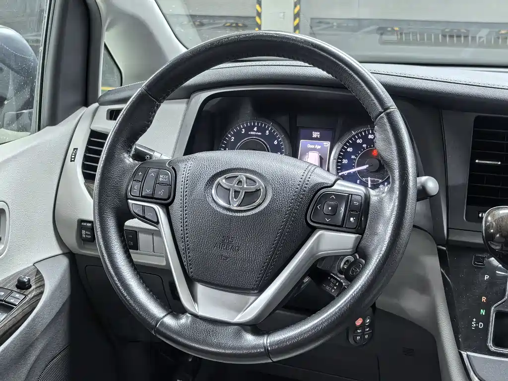SIENNA 2015 3.5L 2WD L купить на сайте DeffCars