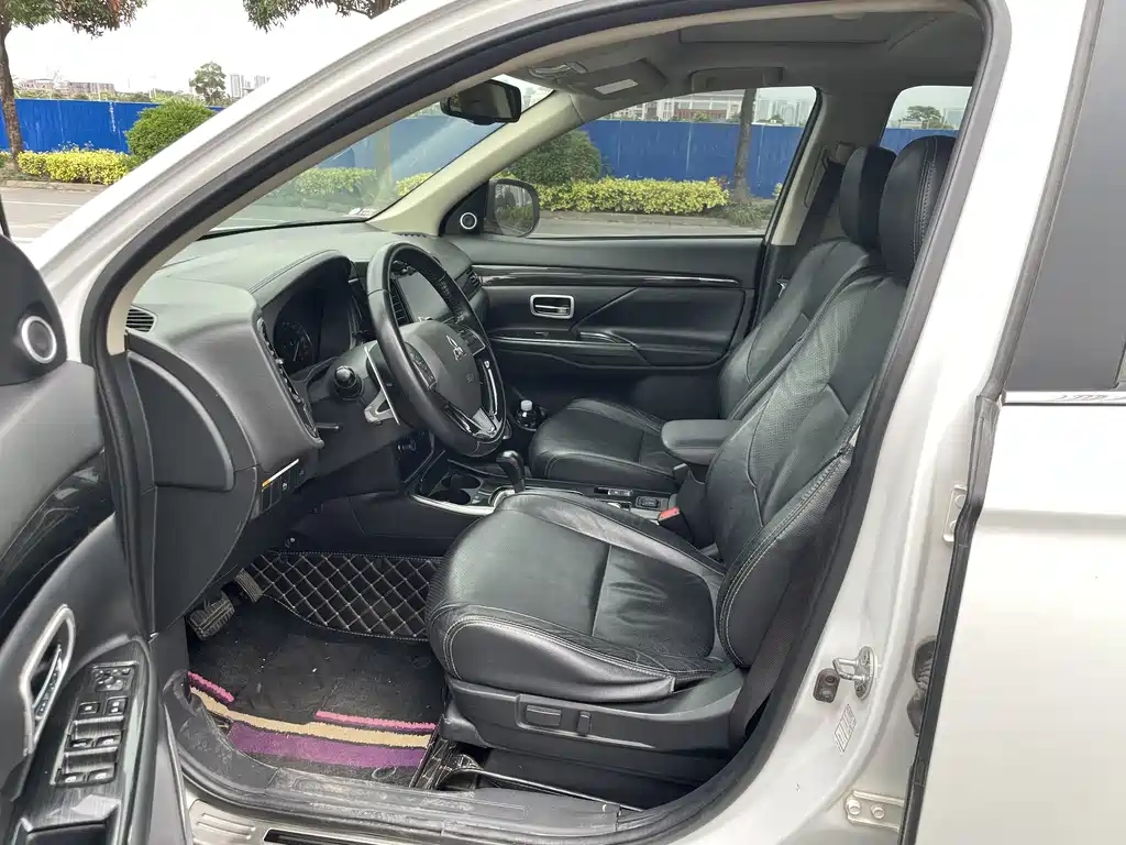 Outlander 2018 2.4L four-wheel drive elite version 5 seats купить на сайте DeffCars