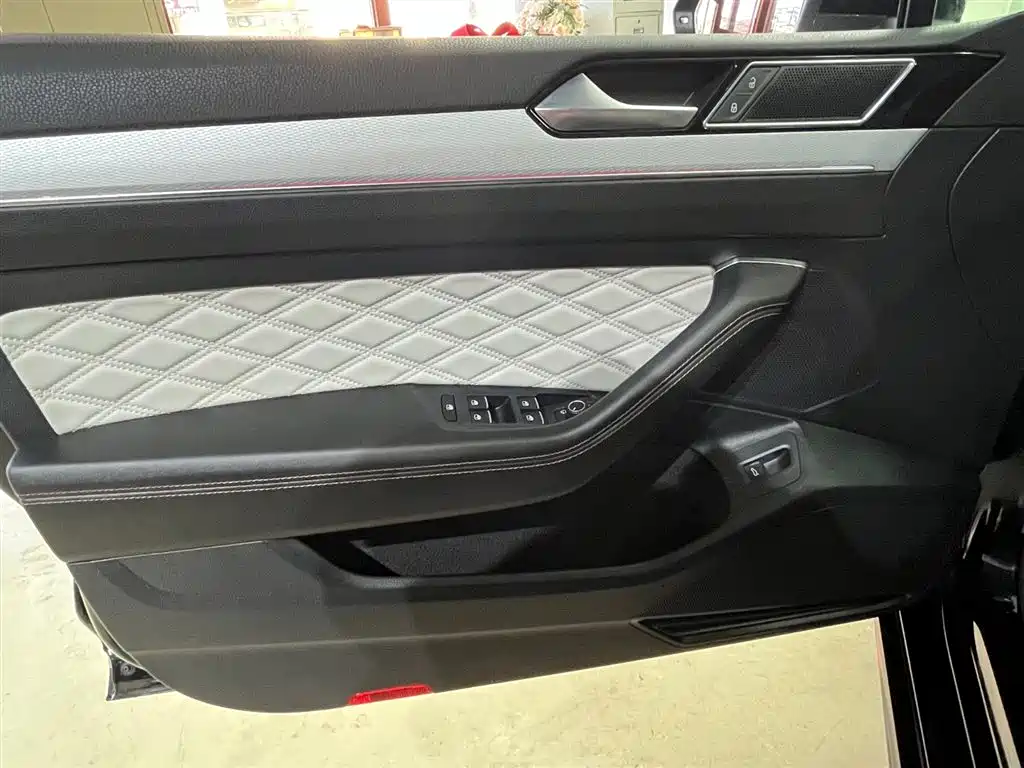 Magotan 2023 2 million commemorative edition 330TSI DSG luxury model купить на сайте DeffCars