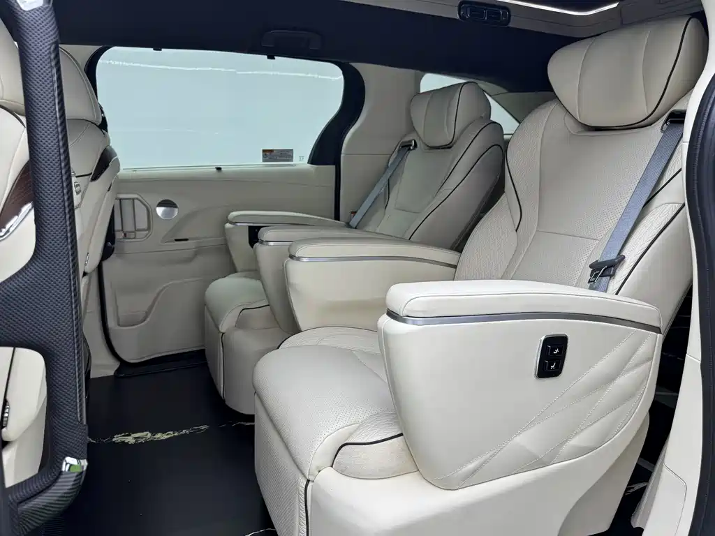 Grevia 2024 2.5L Hybrid Comfort Edition купить на сайте DeffCars