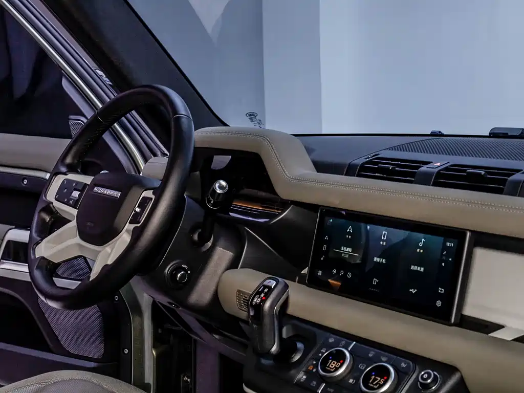 Land Rover Defender 2021 90 P400 Classic Reissue купить на сайте DeffCars