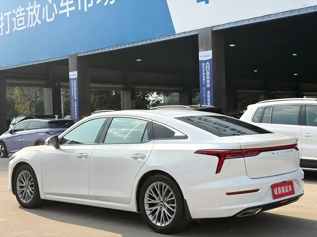 Pentium B70 2021 1.5T Automatic 15th Anniversary Edition купить на сайте DeffCars