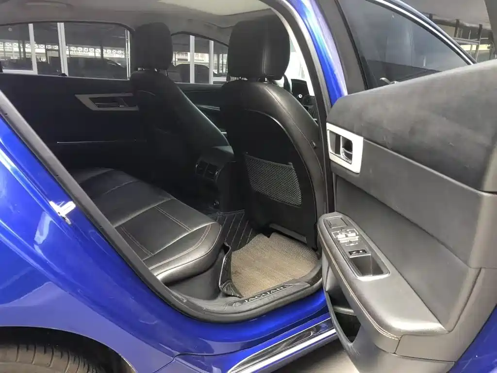 Jaguar XEL 2018 2.0T 200PS Exclusive Edition купить на сайте DeffCars