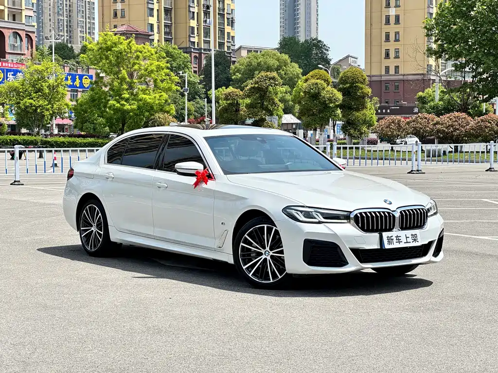 BMW 5 Series 2023 530Li Leading M Sports Package купить на сайте DeffCars
