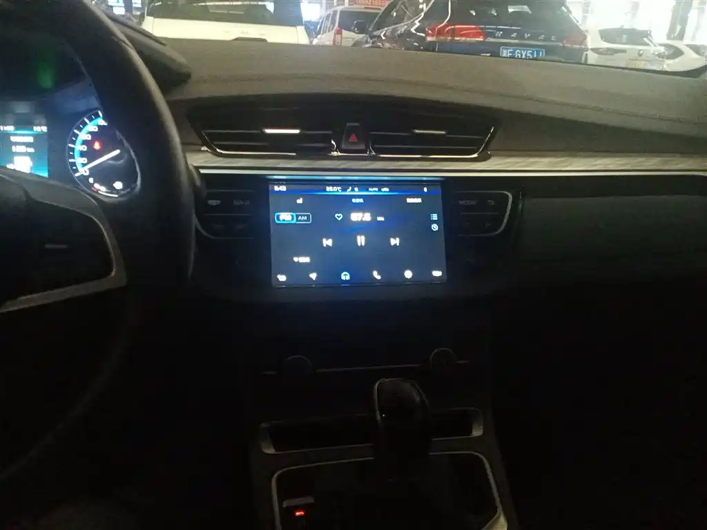 Emgrand 2019 Leading Edition 1.5L CVT Luxury Type National VI купить на сайте DeffCars