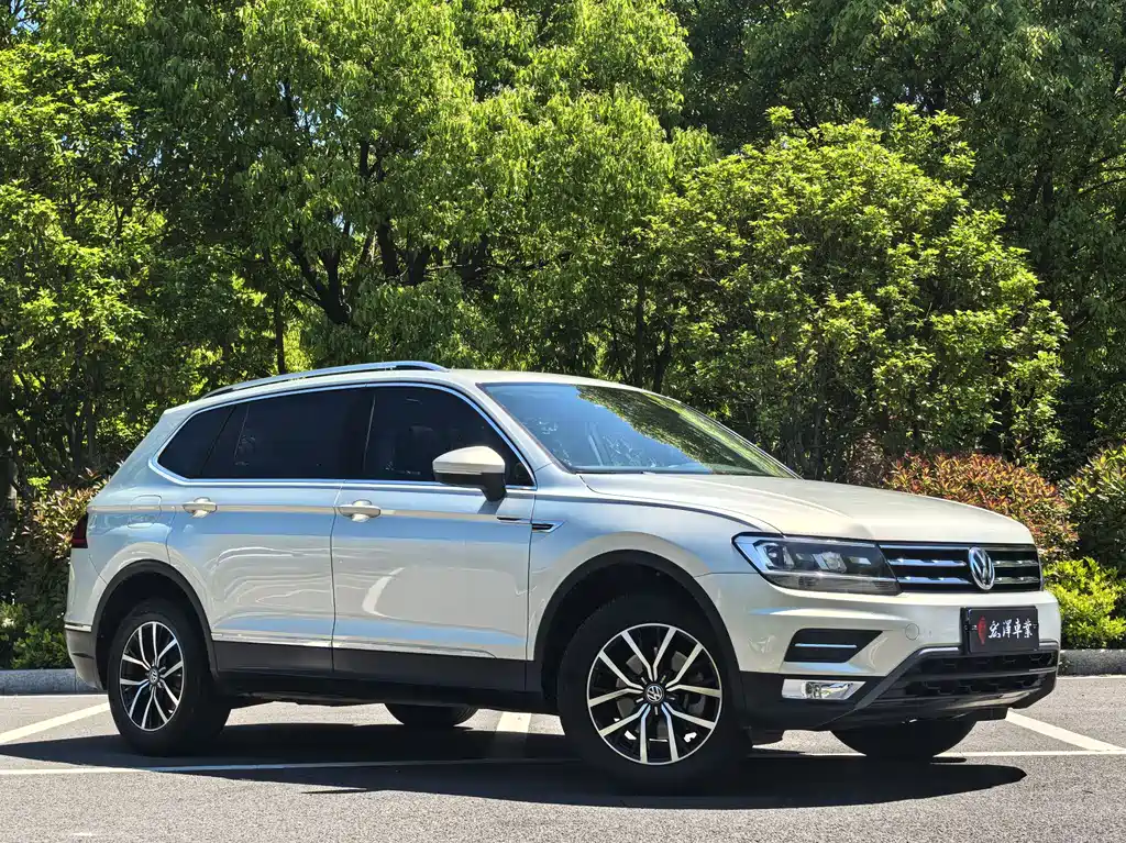 Tiguan L 2017 330TSI automatic two-wheel drive luxury version купить на сайте DeffCars