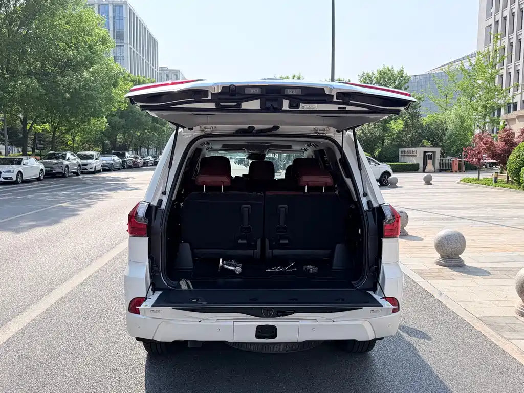Lexus LX 2019 570 Premium Luxury Edition купить на сайте DeffCars