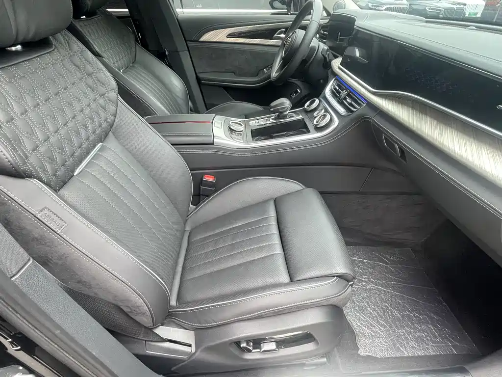 Hongqi H9 2022 2.0T Zhilian Qichang Edition купить на сайте DeffCars