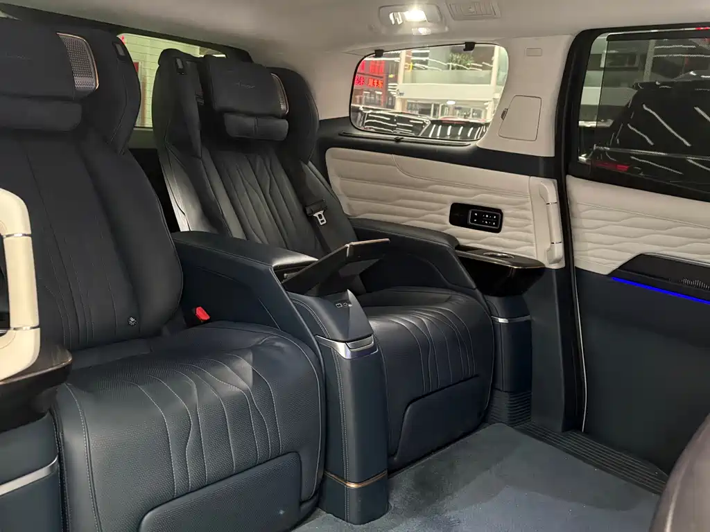 Century 2023 2.0T four-seater private version купить на сайте DeffCars