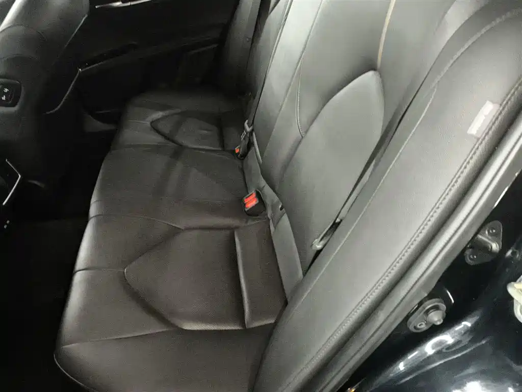 Camry 2021 2.5G Deluxe Edition купить на сайте DeffCars