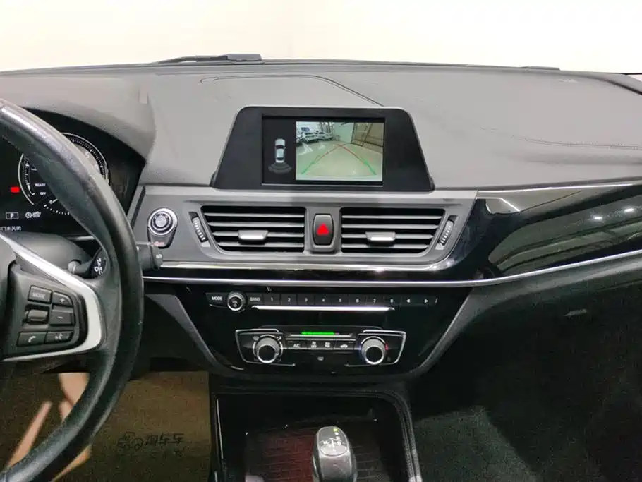 BMW 1 Series 2018 facelift 118i sports купить на сайте DeffCars