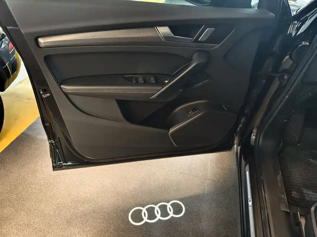 Audi Q5L 2023 40T luxury and dynamic model купить на сайте DeffCars