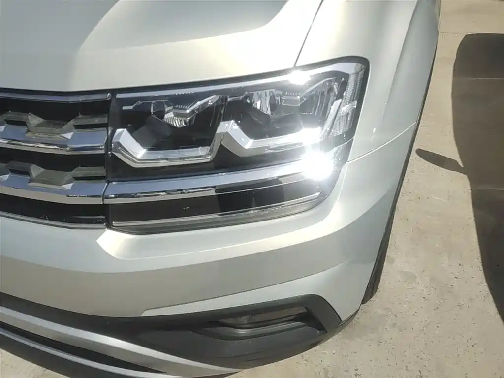 Touron 2017 380TSI four-wheel drive comfort version купить на сайте DeffCars