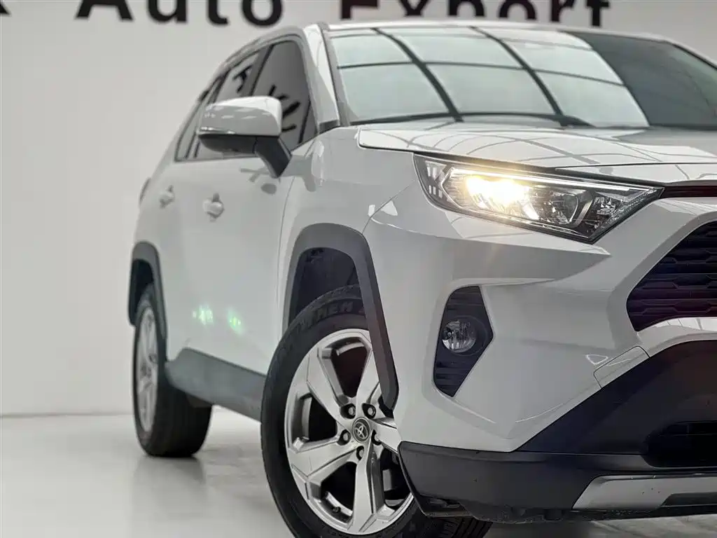 RAV4 Rongfang 2022 2.0L CVT two-wheel drive fashion version купить на сайте DeffCars