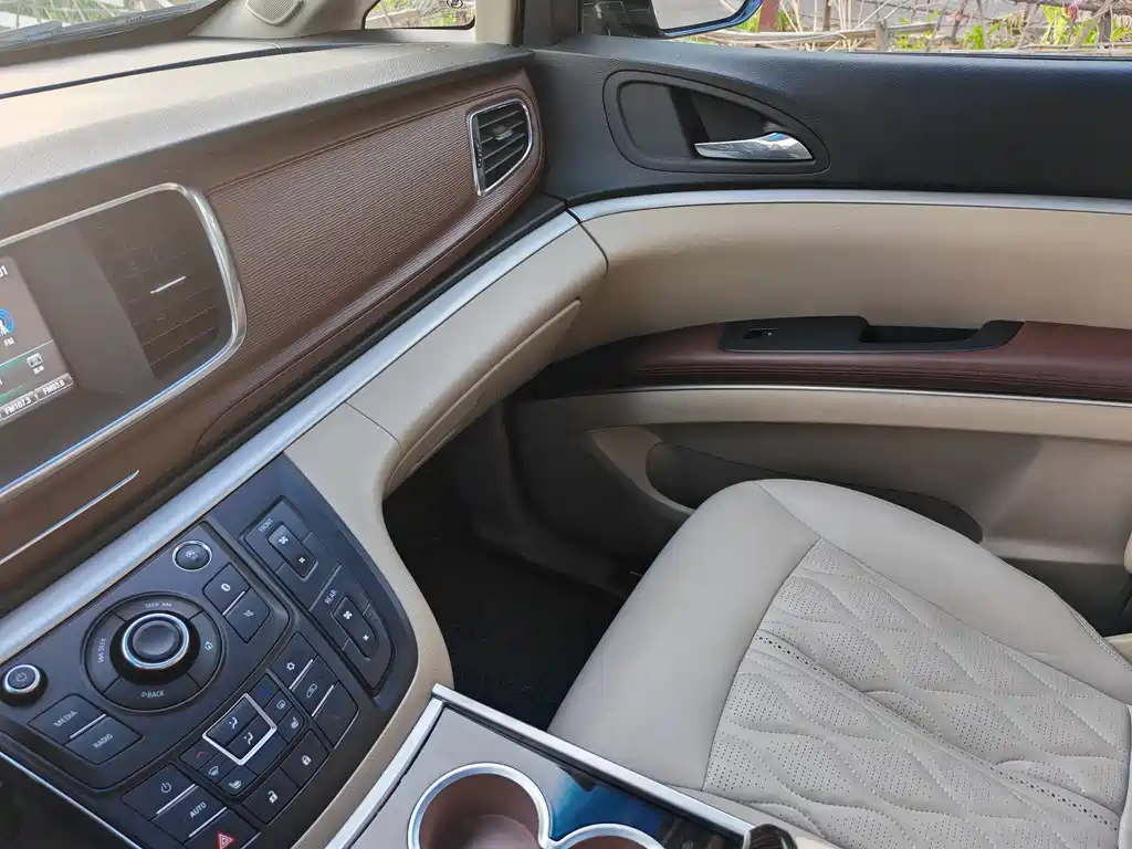 Buick GL8 2017 25S Premium Type National V купить на сайте DeffCars
