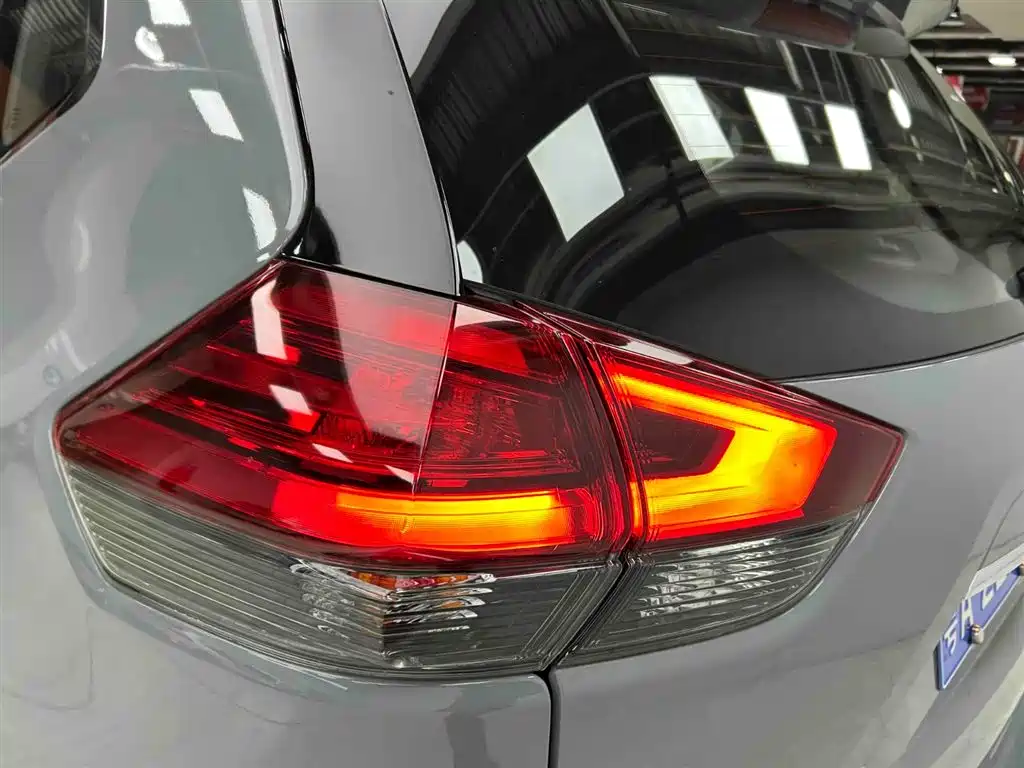 X-Trail 2025 Honor 2.0L Two-wheel Drive Leading Edition купить на сайте DeffCars