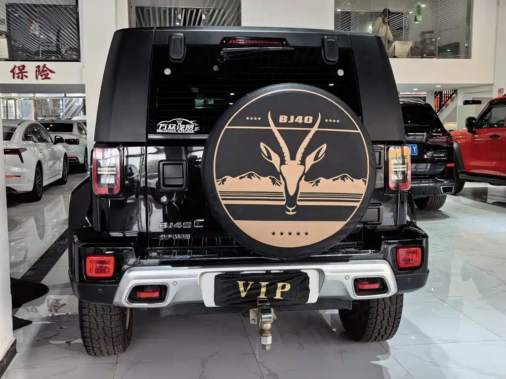 Beijing off-road BJ40 2020 2.0T automatic two-wheel drive city hunter version knight type купить на сайте DeffCars