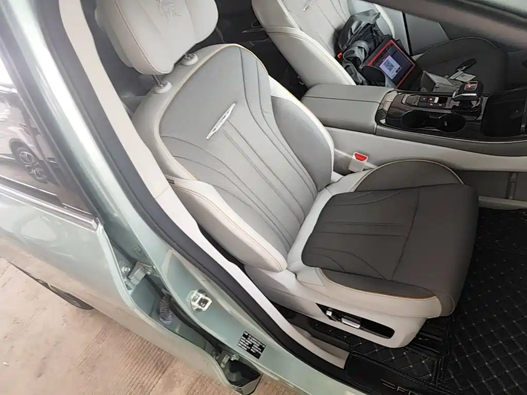 Fengxing Yacht 2022 1.5T DCT Wave Chasing Edition купить на сайте DeffCars