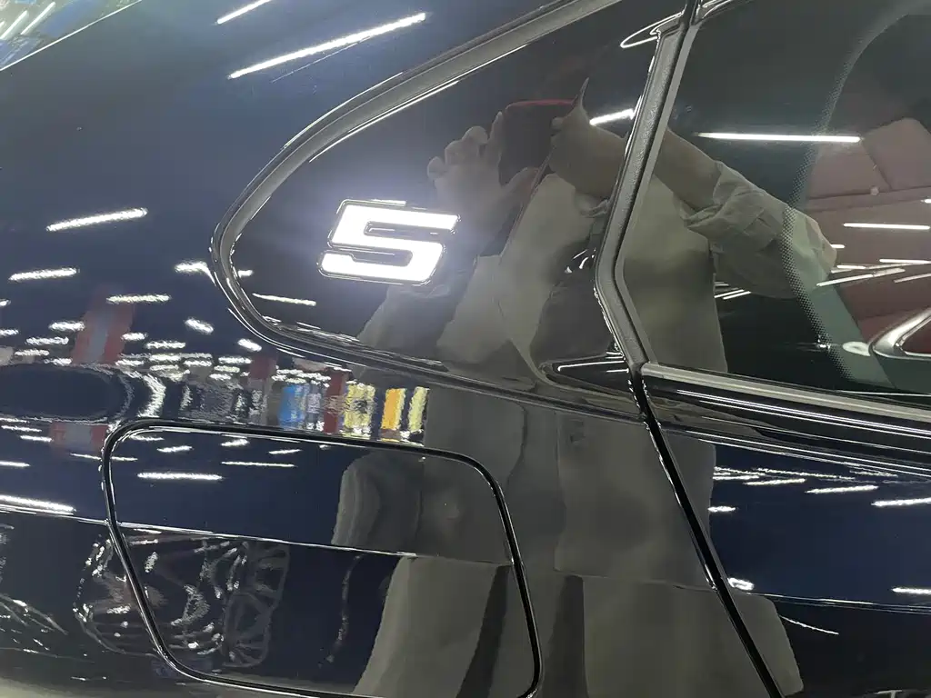 BMW 5 Series 2025 530Li Leading M Sports Package купить на сайте DeffCars