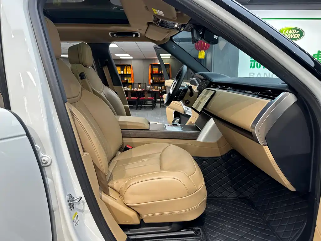 Range Rover 2025 3.0 L6 400PS Extended Edition купить на сайте DeffCars