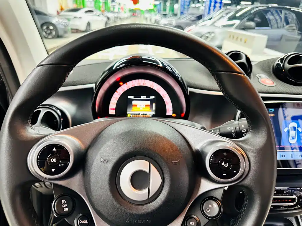 smart fortwo 2018 1.0L 52kW hardtop passion version National V купить на сайте DeffCars