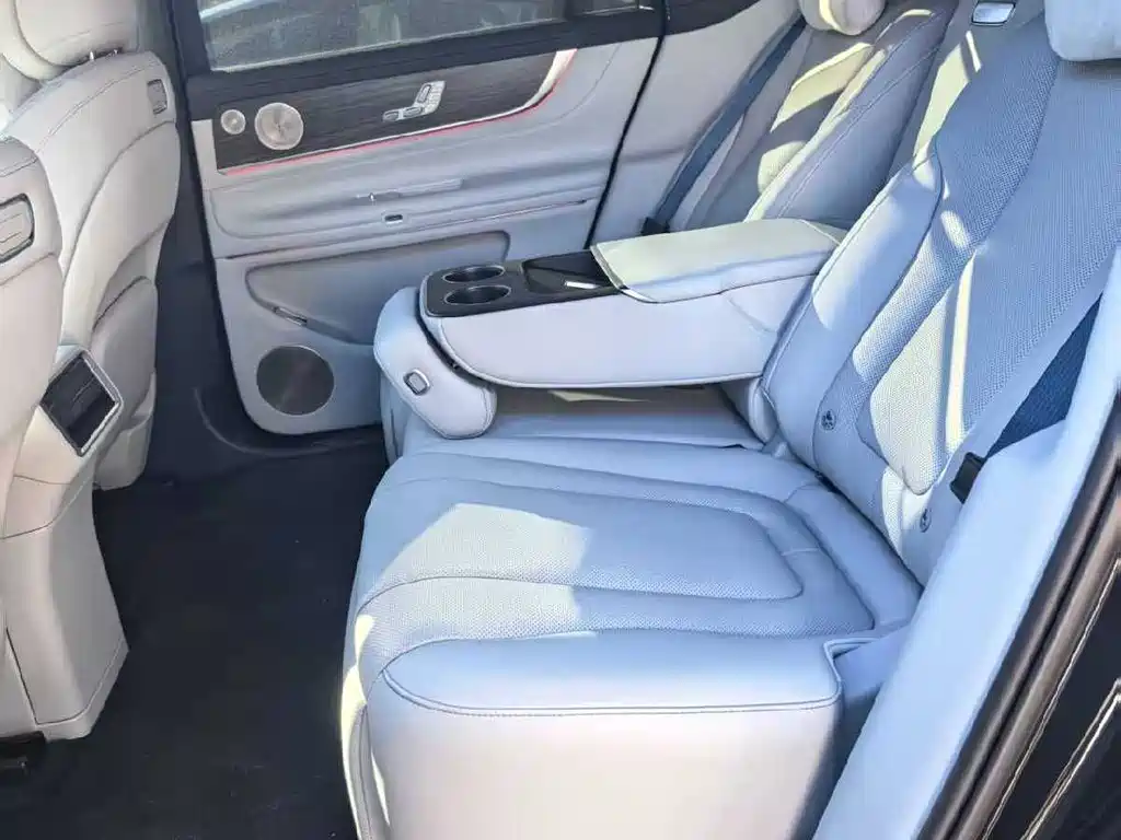 Wenjie M9 2025 extended range Ultra version 52kWh 5-seat version (192-line lidar) купить на сайте DeffCars