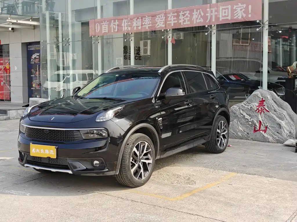 Lynk & Co 01 2019 2.0T 4WD Pro version National VI купить на сайте DeffCars