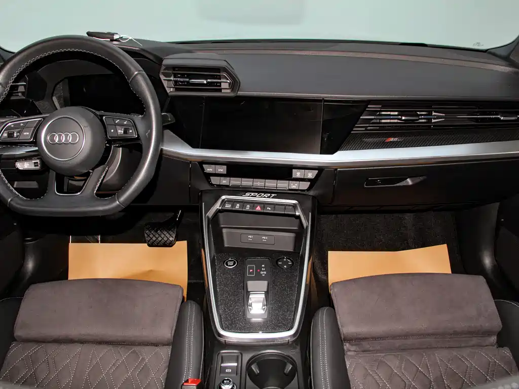 Audi A3 2024 Sportback 35 TFSI luxury sports model купить на сайте DeffCars