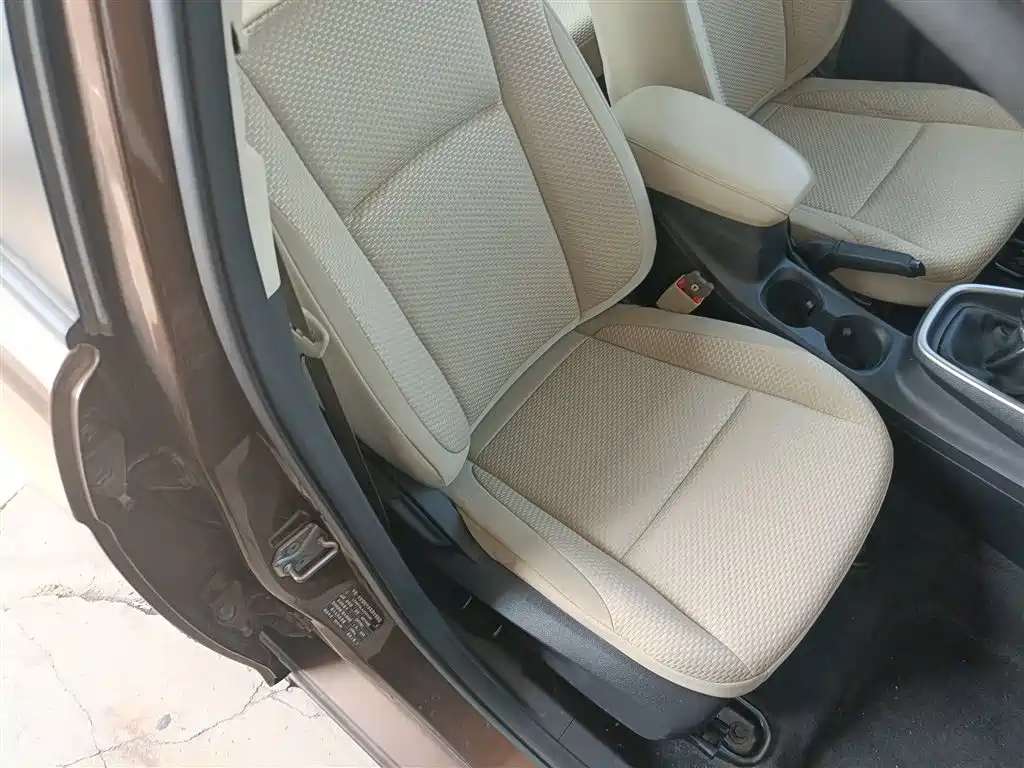 Escort 2017 facelift 1.5L manual comfort type купить на сайте DeffCars