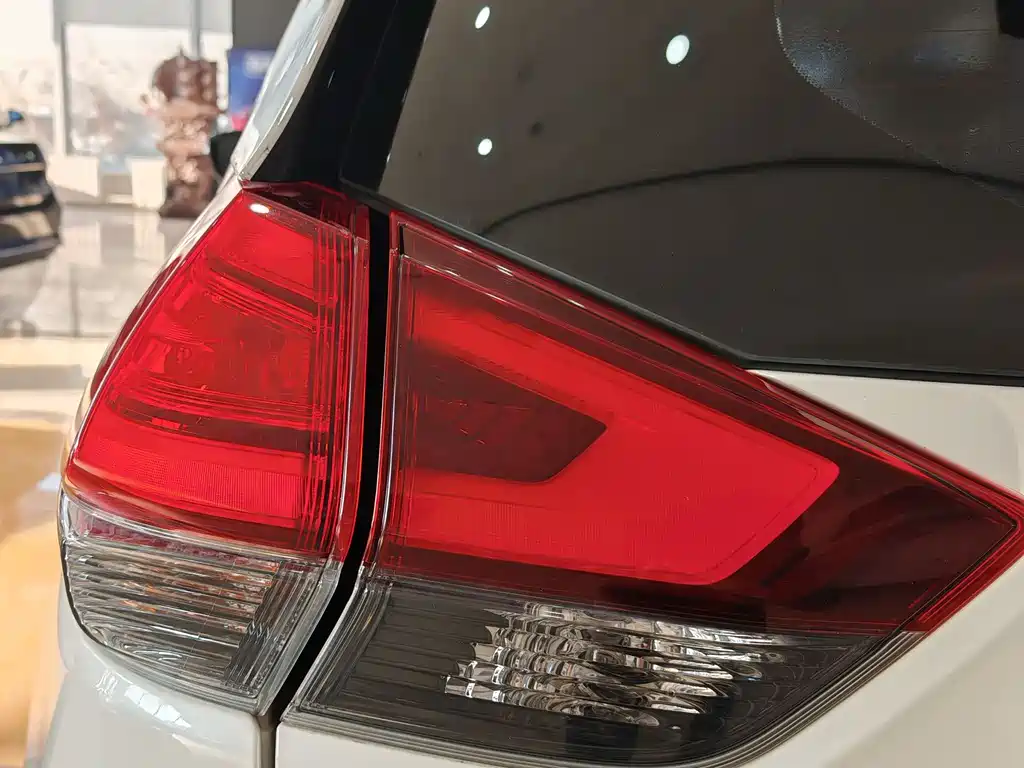 X-Trail 2022 2.0L 2WD Intelligent Link Premium Edition купить на сайте DeffCars
