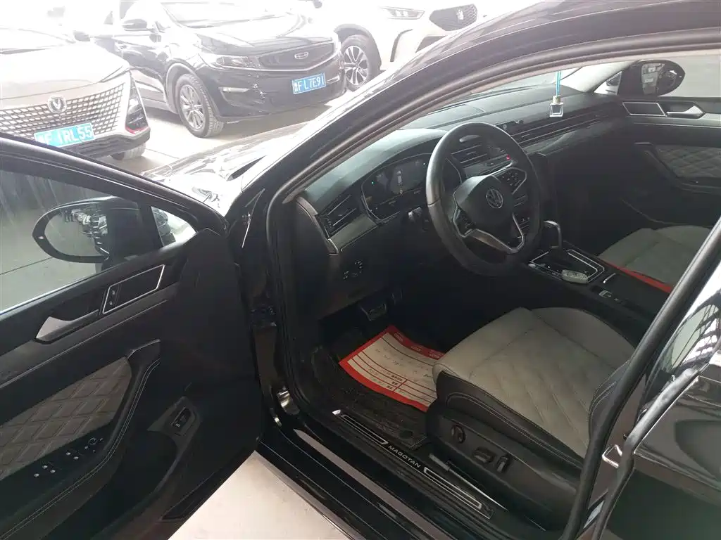 Magotan 2023 2 million commemorative edition 330TSI DSG leading model купить на сайте DeffCars